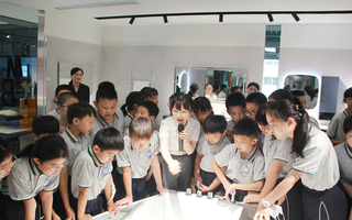 莘莘學(xué)子走進(jìn)歐路莎，感受智造魅力