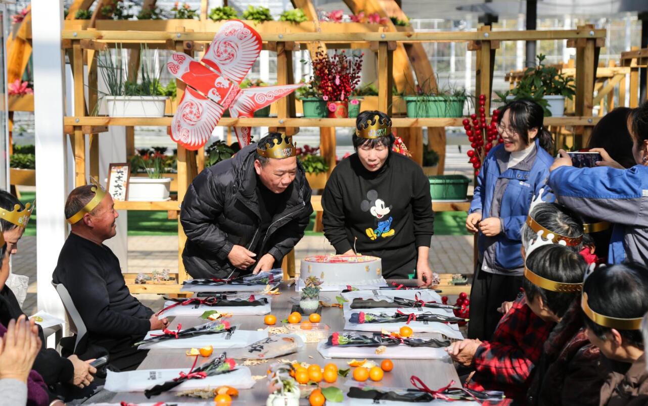 『元啟新歲 情暖夕陽(yáng)』  歐路莎陪伴銀齡壽星溫情迎新